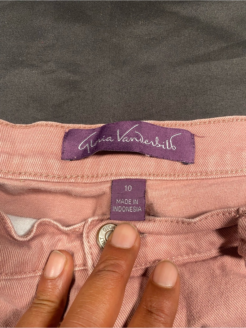 Gloria Vanderbilt Pink High-Rise Jeans with Branded Tag - Picture 2 of 3
